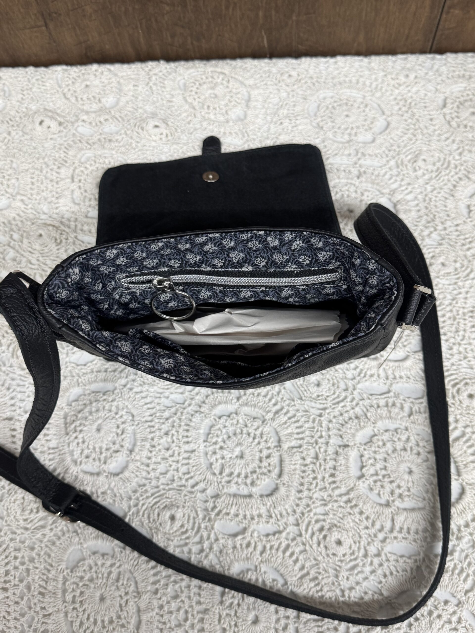 Eden Super Soft Black Leather Purse - Image 5