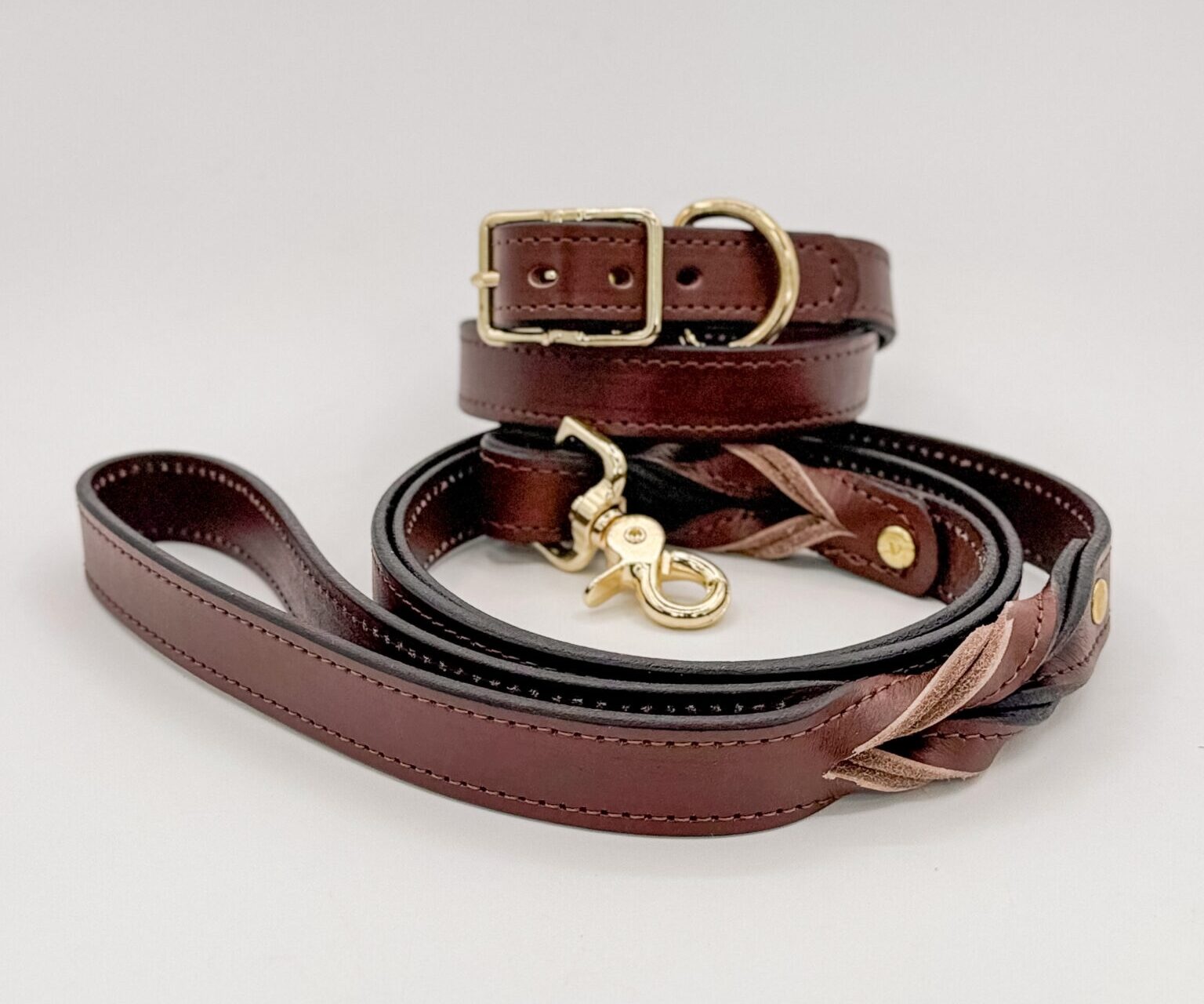Brown full grain leather dog collar and matching leash set